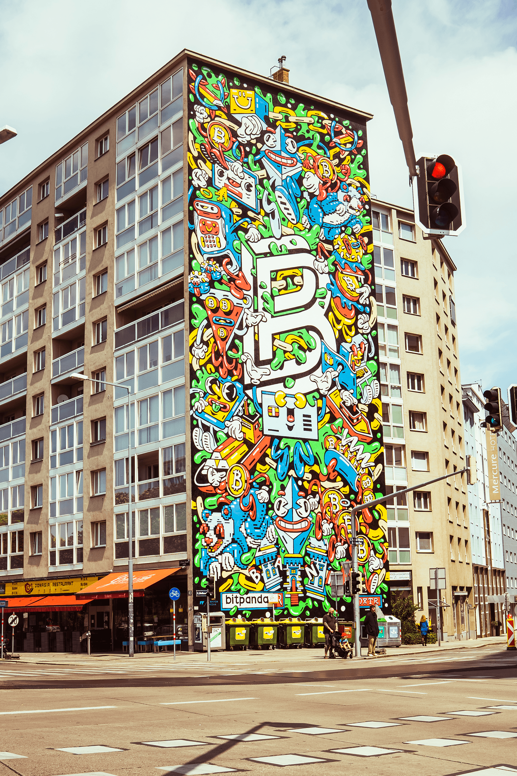 Bitpanda Street Art Wall in der Hollandstraße von WARDA Media und DXTR