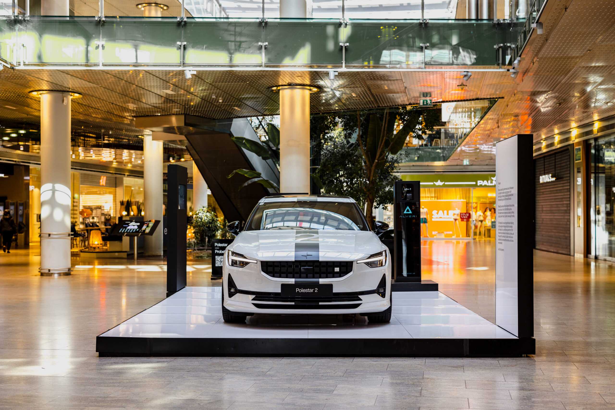 Polestar 2 im Salzburg Europark