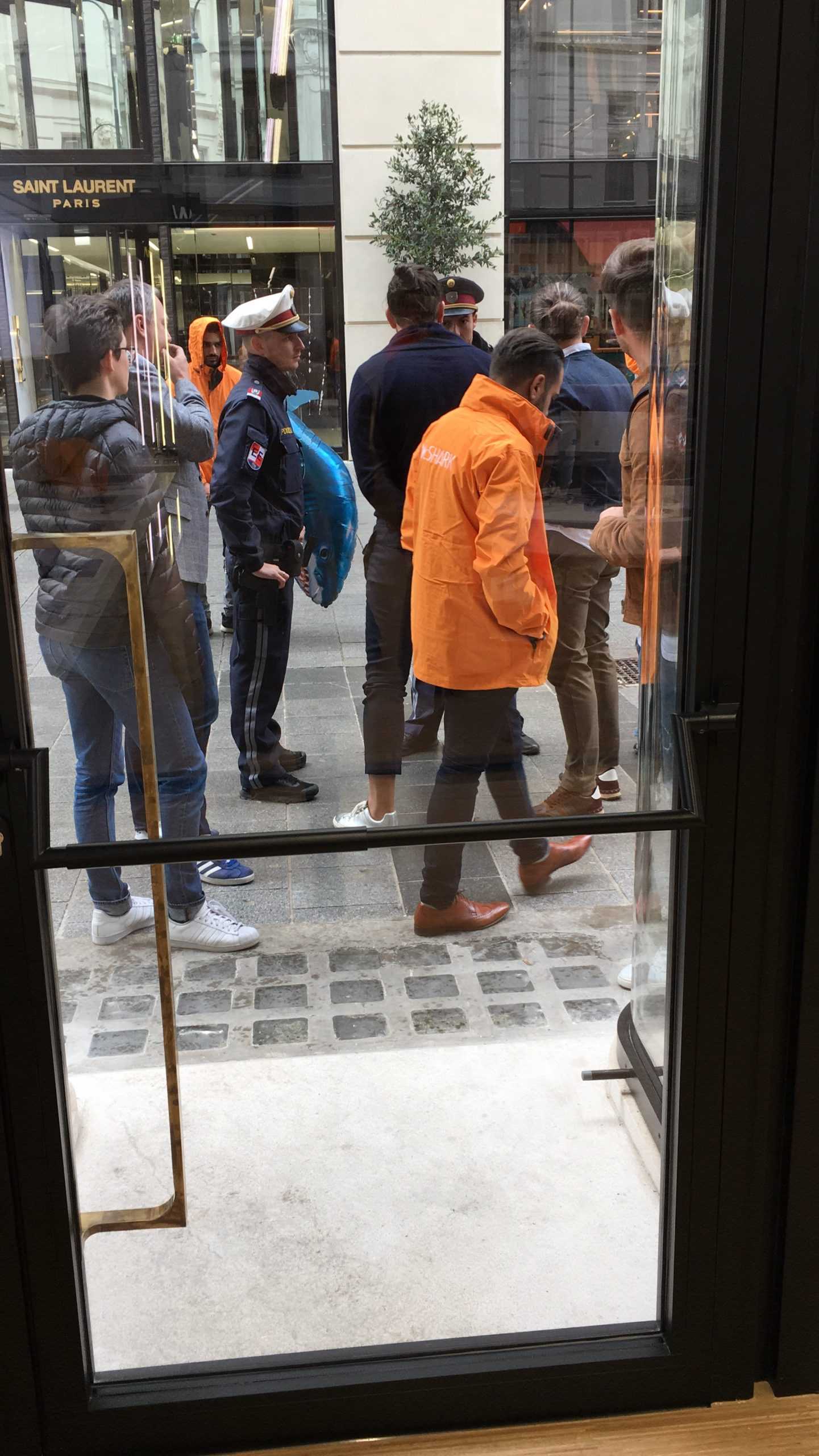 McSHARK PR Aktion in Wien wird von der Polizei aufgelöst