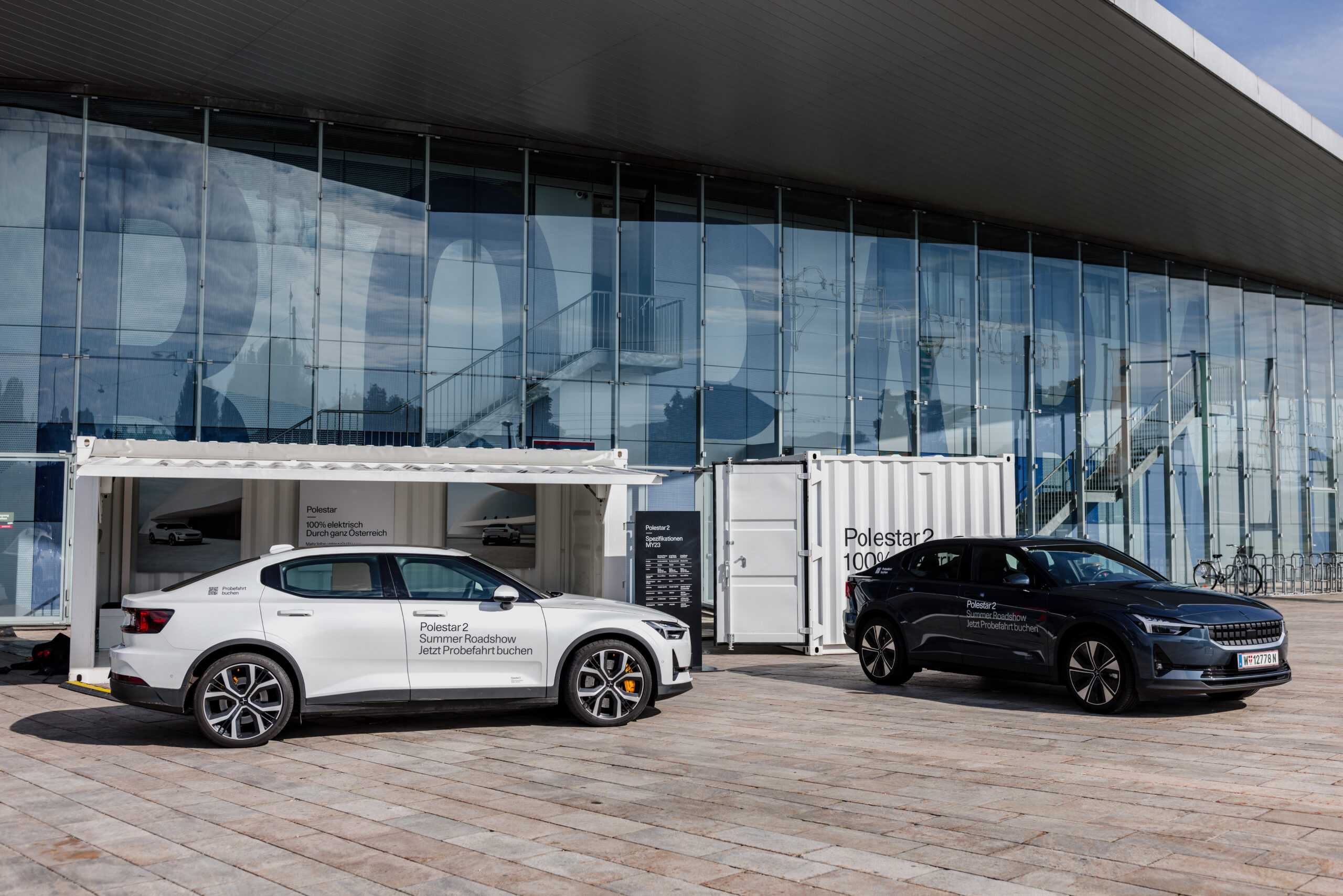 Polestar 2 vor Salzburg Europark
